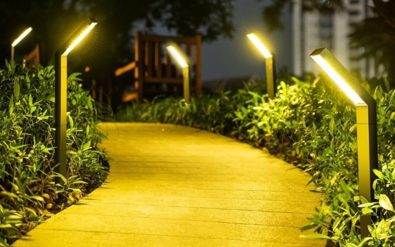 Best Solar Powered Lights For Pathways